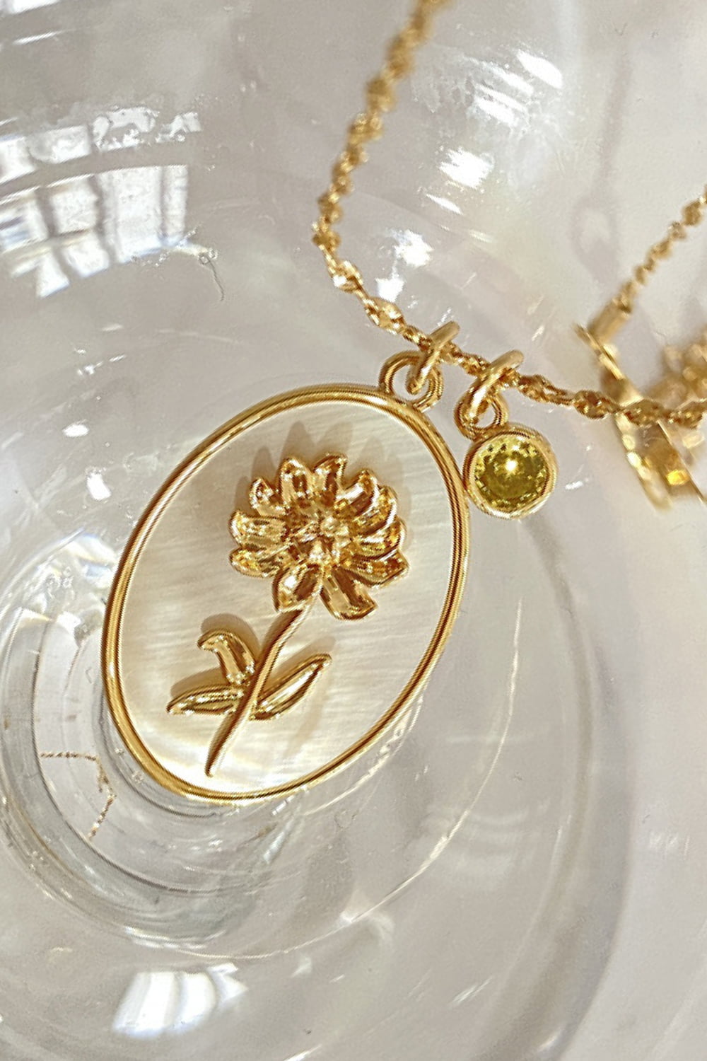 Flower Shell Pendant Copper Necklace - Plume & Peak