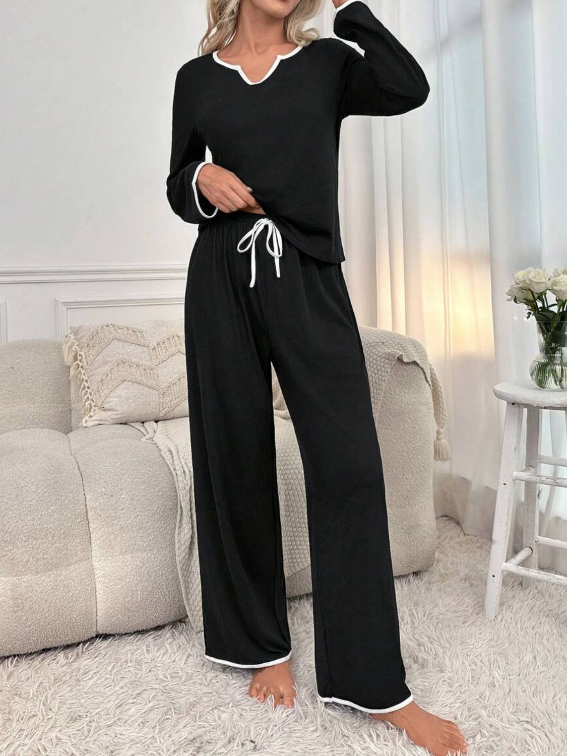 Stylish Women's Lounge Set – Long Sleeve Top & Pants with Contrast Details - Plume & Peak