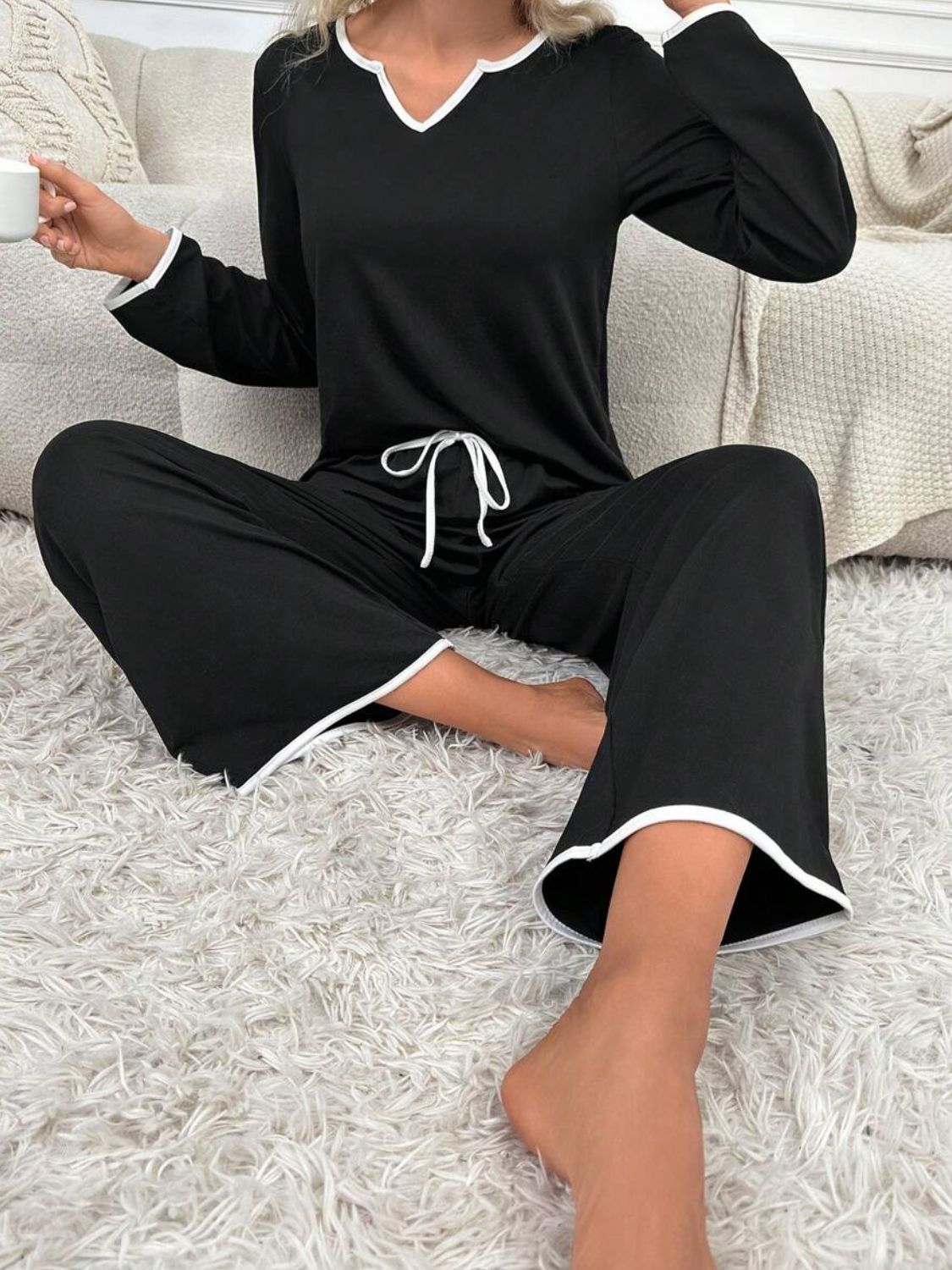 Stylish Women's Lounge Set – Long Sleeve Top & Pants with Contrast Details - Plume & Peak