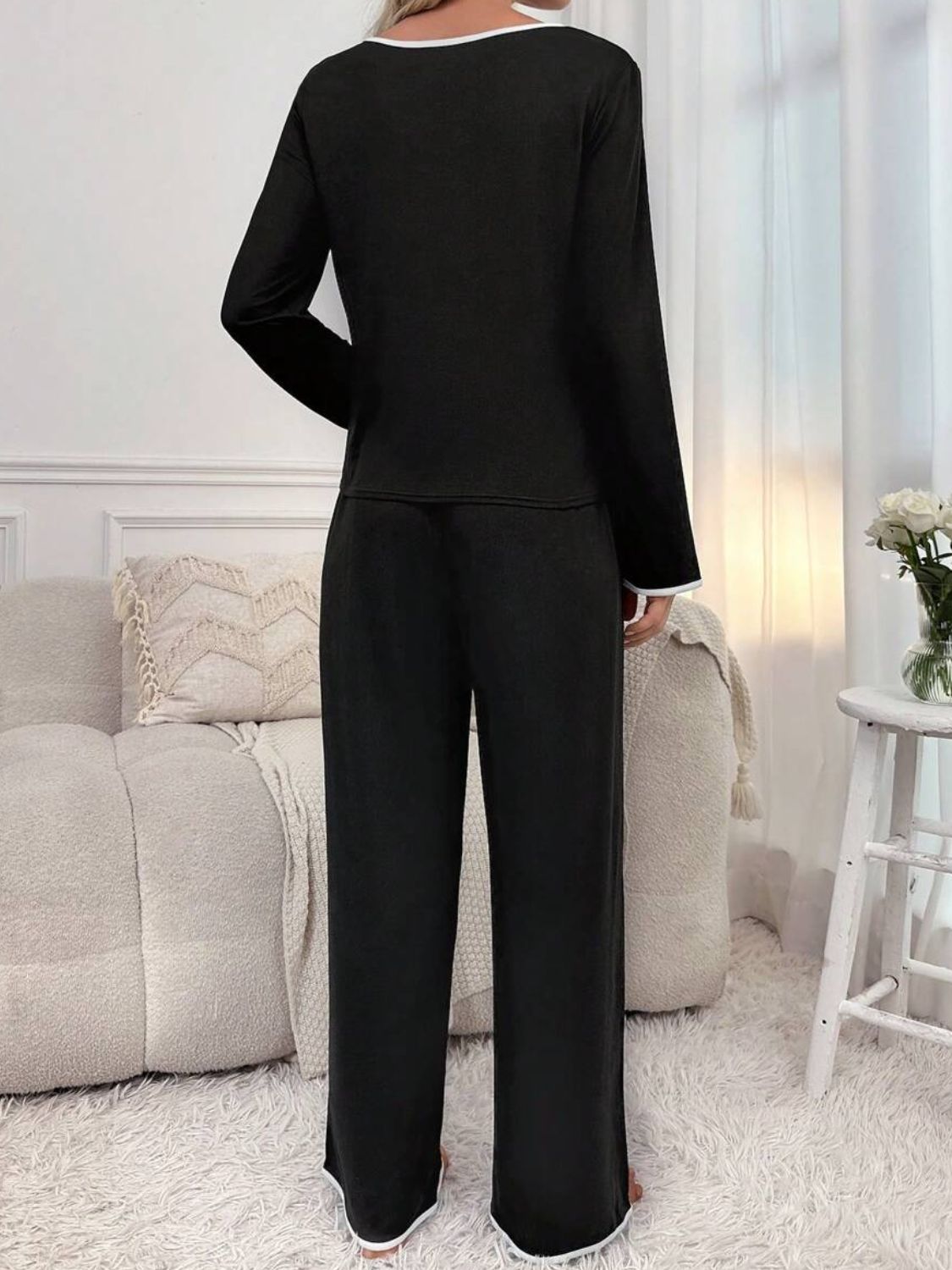 Stylish Women's Lounge Set – Long Sleeve Top & Pants with Contrast Details - Plume & Peak